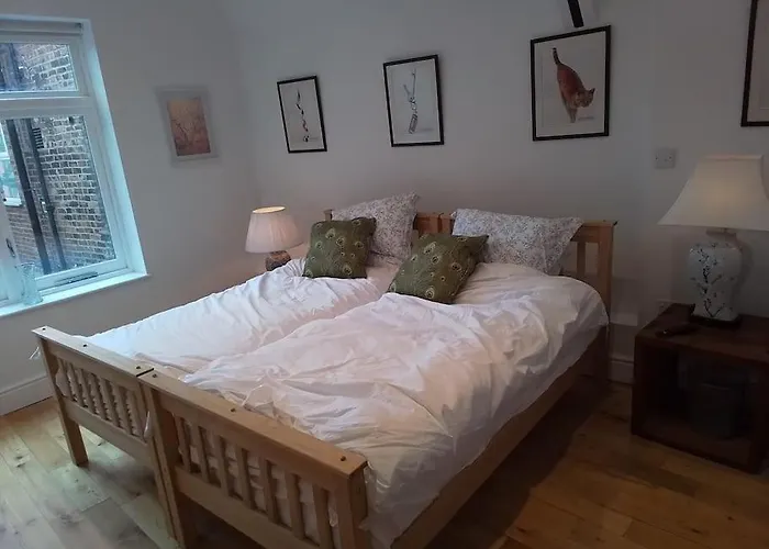 Superb City Centre Apt With Parking