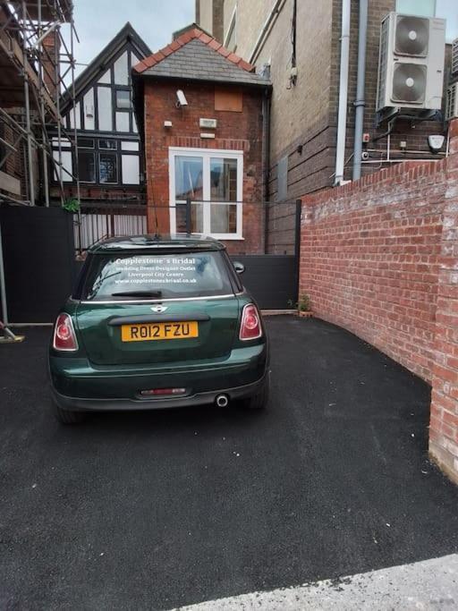 Superb Centre With Parking Chester